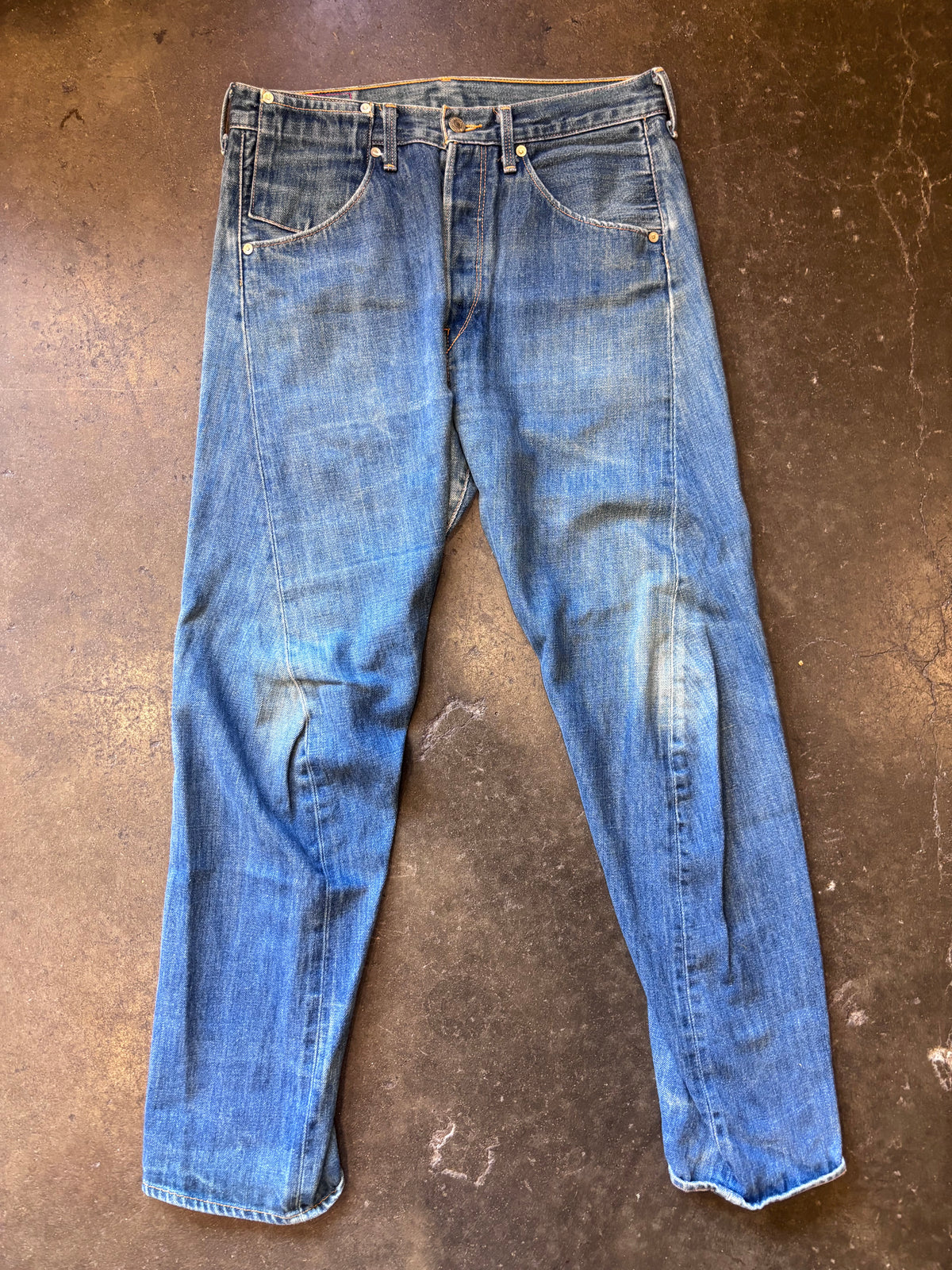 SAMPLE | Women's LEVI (Made in Spain) Twisted Leg Button-Fly Denim Jeans Sz.32