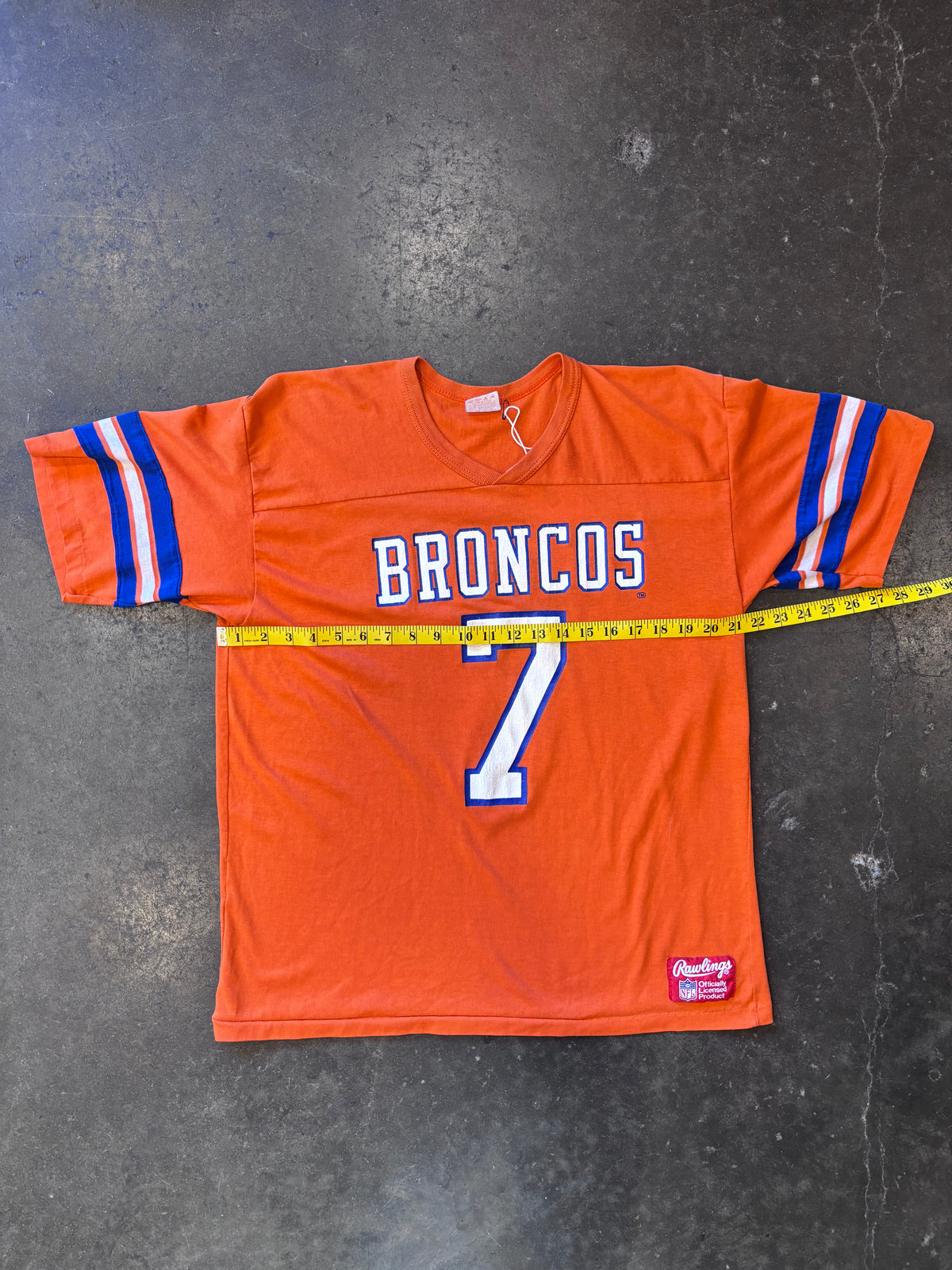 Vintage 1980s RAWLINGS Denver Broncos 'John Elway #7' Raglan Jersey T-Shirt Sz. L