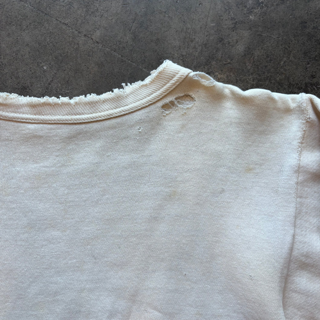 THRASHED | 1970s Robert Crumb "Keep on Truckin" Sweatshirt Sz. M