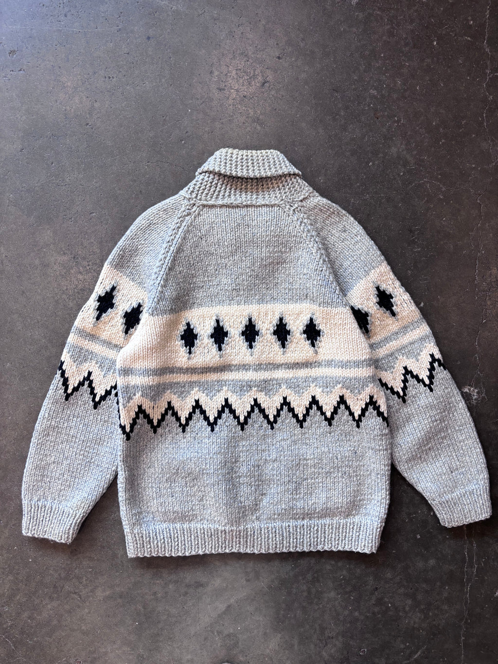 Vintage 1960s Cream/Grey Cowichan Knitted Wool Zip-Up Sweater Sz. XL