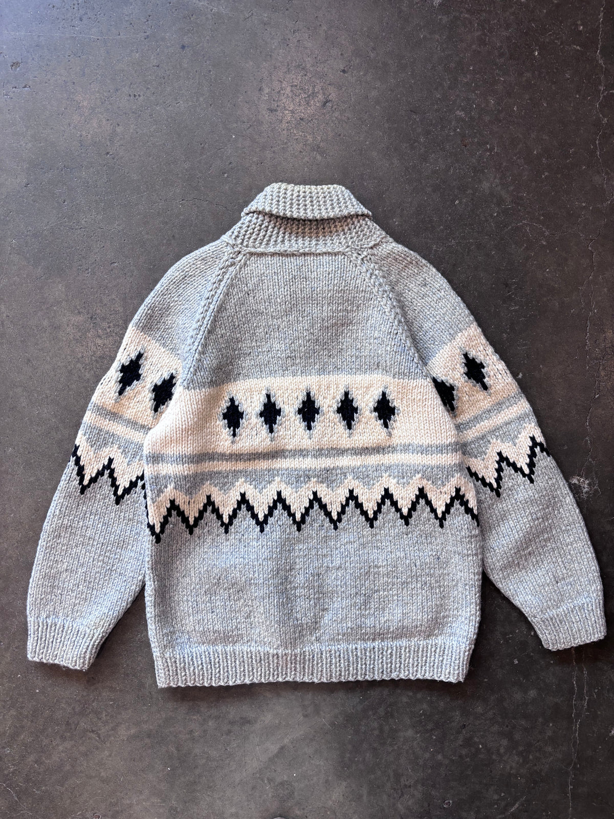 Vintage 1960s Cream/Grey Cowichan Knitted Wool Zip-Up Sweater Sz. XL
