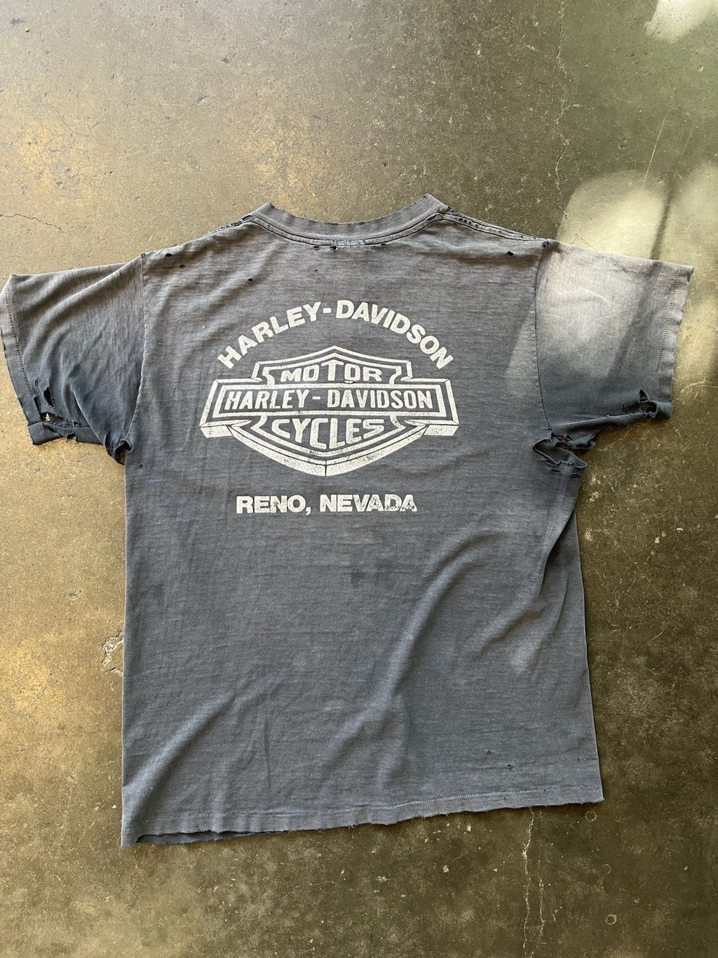 Vintage 1990s THRASHED FADED HARLEY DAVIDSON 3D EMBLEM T-Shirt Sz L 