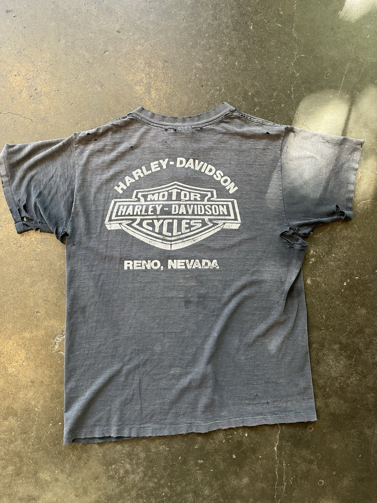 Vintage 1990s THRASHED FADED HARLEY DAVIDSON 3D EMBLEM T-Shirt Sz L 