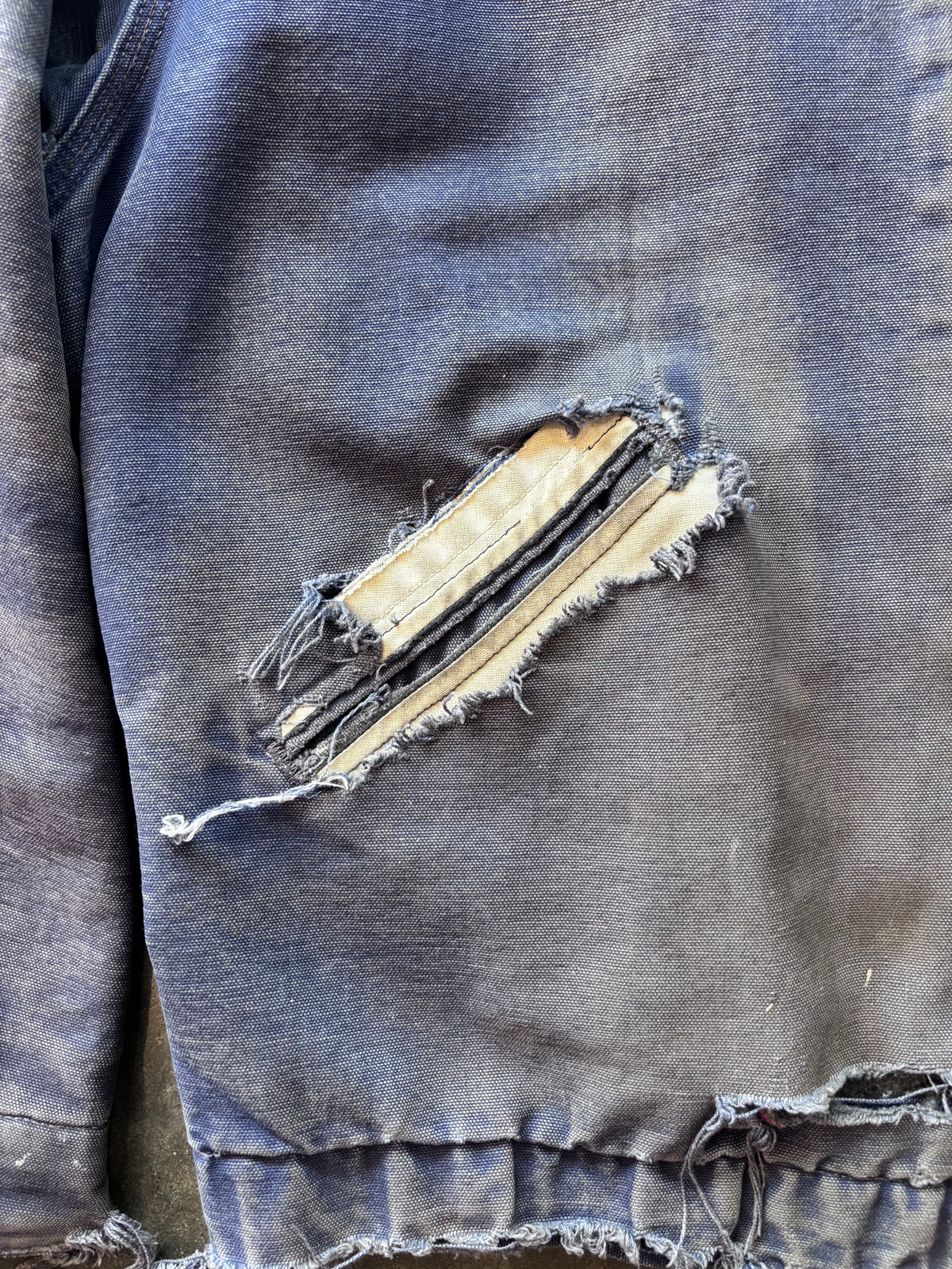 THRASHED | 1990s Navy Blue (NVY BLU) CARHARTT Detroit Jacket Sz. L