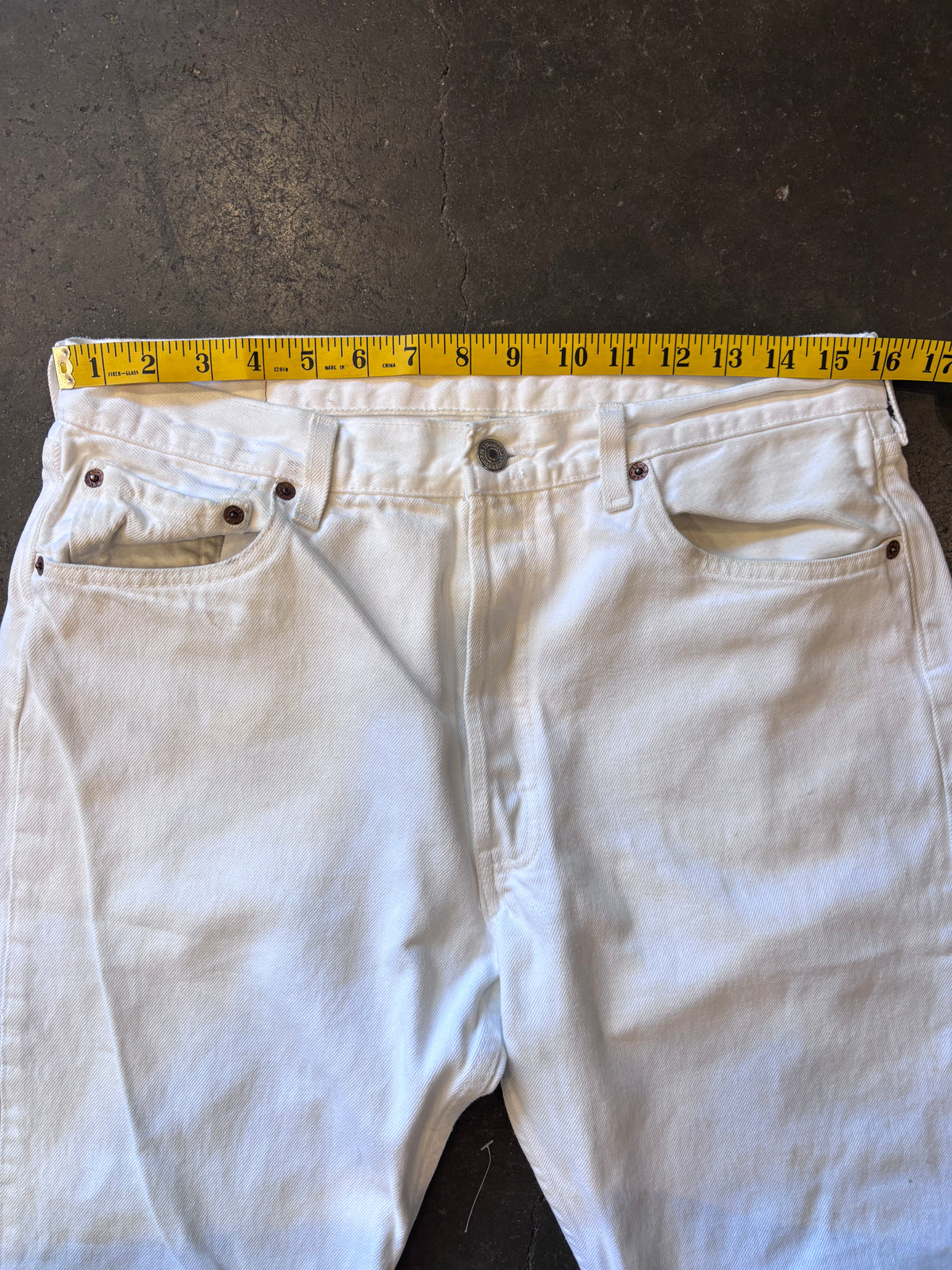 Vintage 1990s White LEVI 501 Denim Jeans Sz. 32" (Measured) | Made in USA