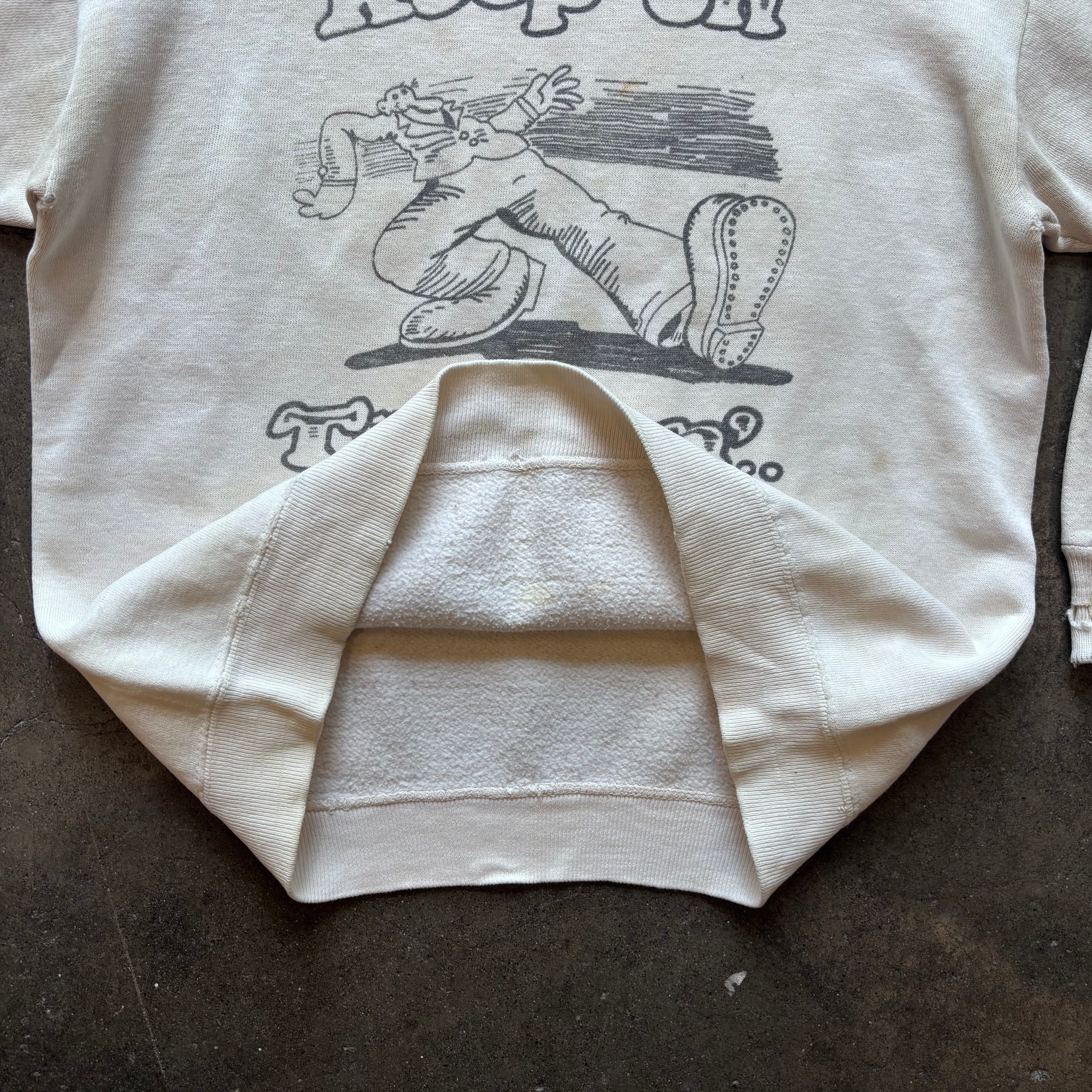 THRASHED | 1970s Robert Crumb "Keep on Truckin" Sweatshirt Sz. M