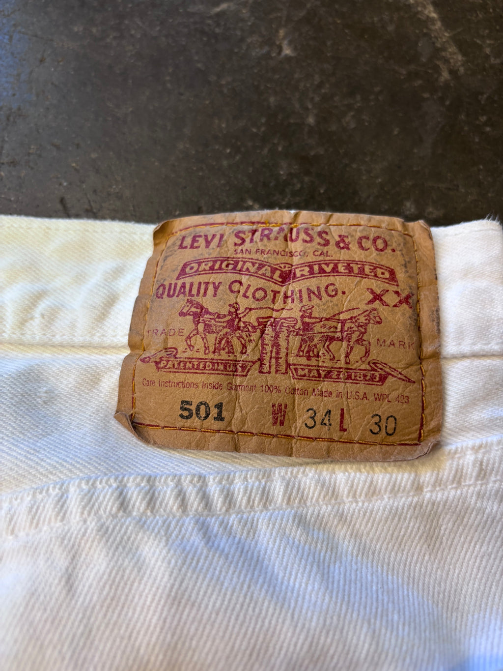 Vintage 1990s White LEVI 501 Denim Jeans Sz. 32" (Measured) | Made in USA