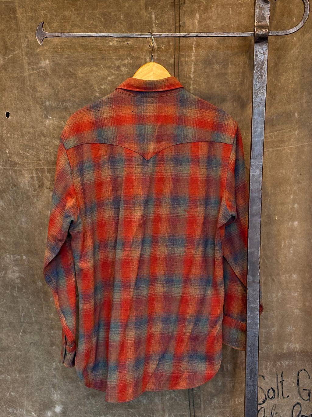 Vintage 1970s PENDLETON Ombre Plaid Pearl Snap Western Flannel Shirt Sz. L