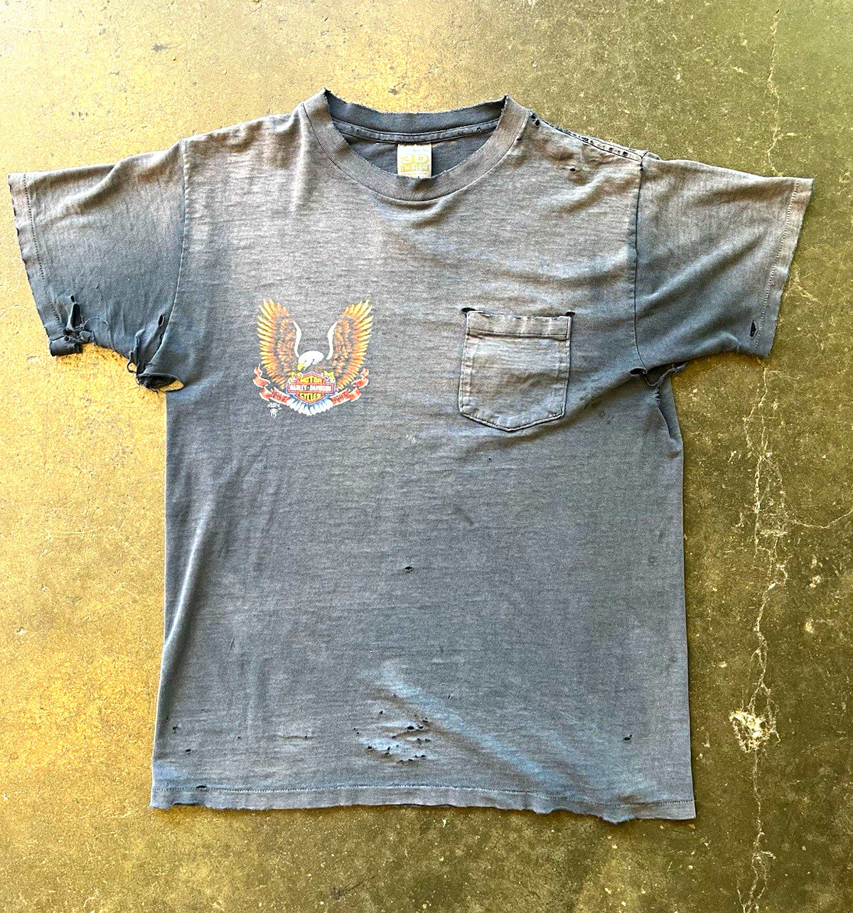 Vintage 1990s THRASHED FADED HARLEY DAVIDSON 3D EMBLEM T-Shirt Sz L 